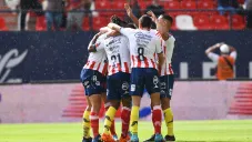 Jugadores del San Luis celebrando un gol