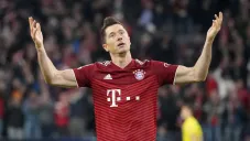 Lewandowski festejando gol del Bayern Munich en Champions League