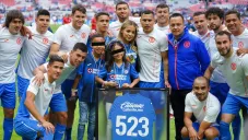Cata Domínguez fue homenajeado por sus 523 partidos con Cruz Azul