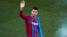 Afición del Real Madrid mandó mensaje a defensa del Barcelona: 'Piqué, cab..., saluda al campeón'