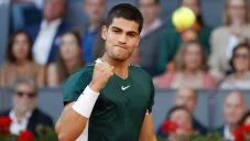 Carlos Alcaraz festejando triunfo en la Final del Mutua Madrid Open