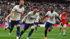Tottenham celebra frente al Arsenal