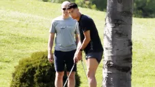 Ronaldo practicando golf