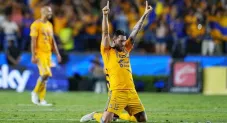 Gignac festejando el triunfo