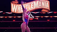 CJ Perry en Wrestlemania