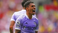 Raphinha celebrando un gol con Leeds