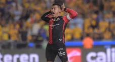 Aldo Rocha festejando un gol
