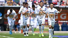 Jugadores de Pumas previo a un partido