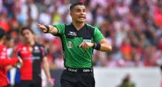 Fernando Hernández durante un partido de Liga MX