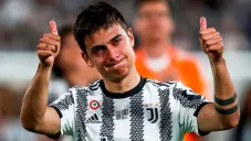 Paulo Dybala despidiéndose de la Juventus ante su afición