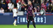 Héctor Herrera durante un partido de la Selección Mexicana