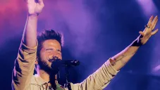 Camilo, durante un concierto