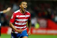 Darwin Machís festejando gol con Granada