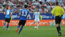 Germán Pezzella en acción en el Argentina vs Estonia