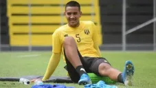 Roberto Fernández con Guaraní