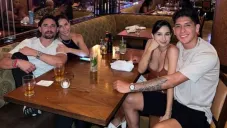 Edson Álvarez comparte en compañía de su pareja y amigos