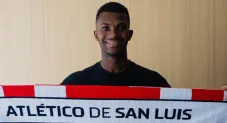Vitinho en su presentación con Atlético San Luis