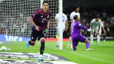 Uriel Antuna en festejo con Selección Mexicana