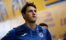 Santiago Giménez, delantero de La Máquina