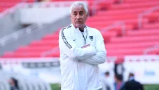 Leonardo Cuéllar en un partido de Pumas