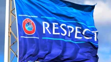 UEFA lanza nuevo programa 'Respect'