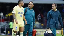 Roger es asistido por el cuerpo médico del club