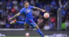 Rodolfo Rotondi durante un partido de Cruz Azul