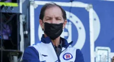 Jaime Ordiales previo a un partido de Cruz Azul