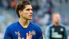 Muñoz en su debut con Newcastle