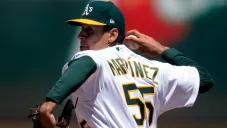 Adrián Martínez: Cargó con la derrota de Athletics ante Giants, a pesar de buena salida