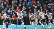 Jugadores del PSV festejando un gol