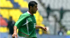 Salvador Carmona durante un partido de México