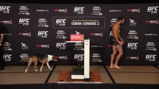 Luke Rockhold se subió al pesaje con su perro