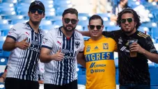 Aficionados en el Clásico Regio