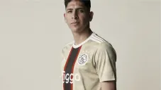 Edson presenta el nuevo uniforme