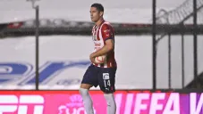 Santiago Ormeño en acción con Chivas