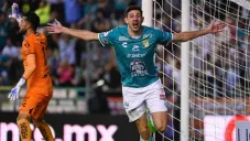 Lucas Di Yorio en festejo de gol