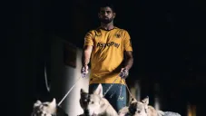 Costa durante la grabación