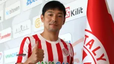 Shoya Nakijama en su presentación con el equipo turco