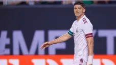 Raúl Jiménez en un partido de México