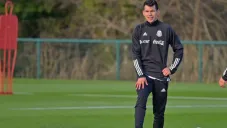 El Chucky en concentración con el Tri