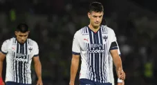 César Montes tras un partido de Rayados