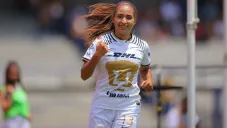 Paola Chavero en celebración de gol