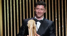 Robert Lewandowski tras ganar el Trofeo Gerd Müller