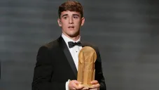 Gavi tras ganar el Trofeo Kopa