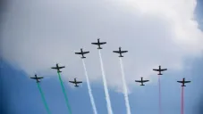 El momento fue acompañado con espectáculo aéreo