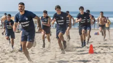 Mateo Casares entrenando con Pumas en Acapulco