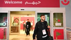 Alexis Vega llega a Doha con el Tri