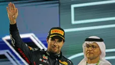 Checo Pérez arribó a Doha para apoyar a México vs Polonia