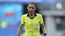 Frappart hizo historía al ser la primera mujer en ser cuarto arbitro en un Mundial